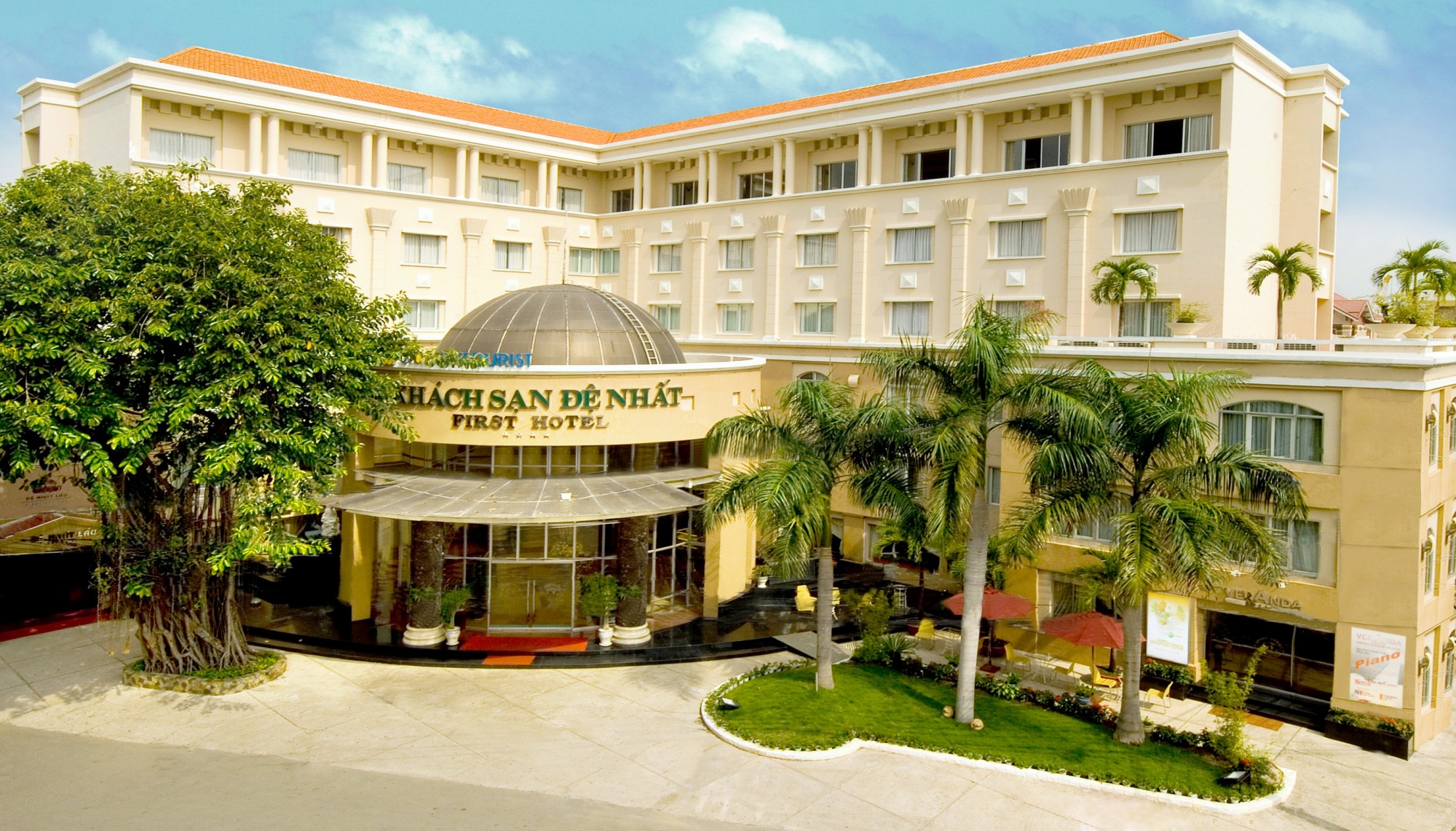 First Hotel Hoàng Việt
